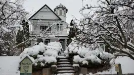Harbor Hill Inn