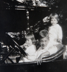 EARLY George, Dotty & Reinald in Car